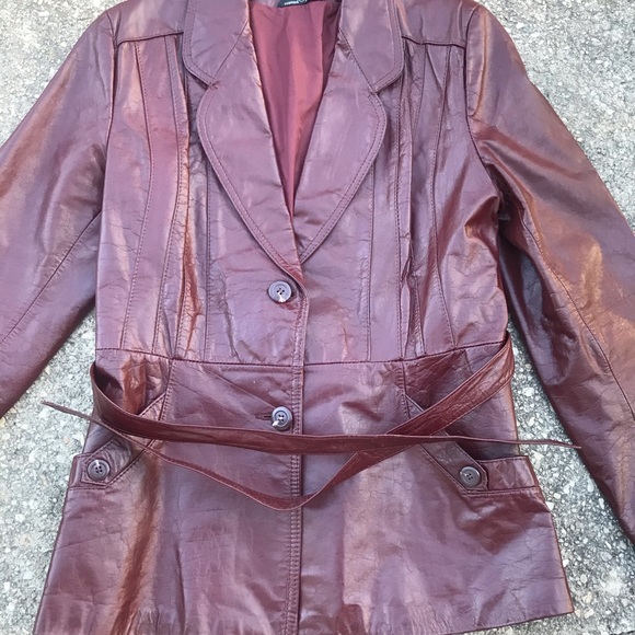 SOLD🦋 Vintage 1970s Burgundy Leather Jacket - Picture 5 of 7